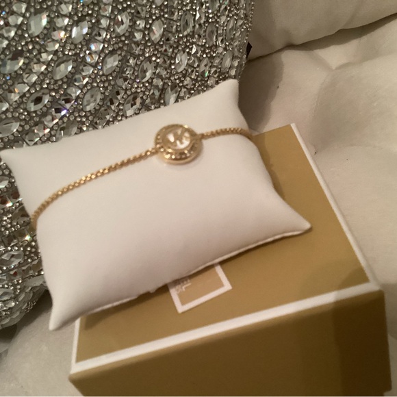 Beautiful michael kors bracelet new with tags - Picture 2 of 6